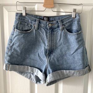 BDG mom jean shorts. Size 27.